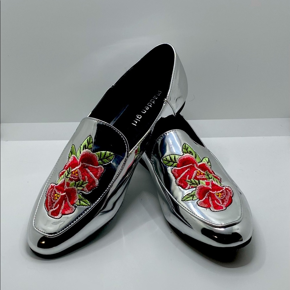 Madden Girl size 9 Orbitt Loafers